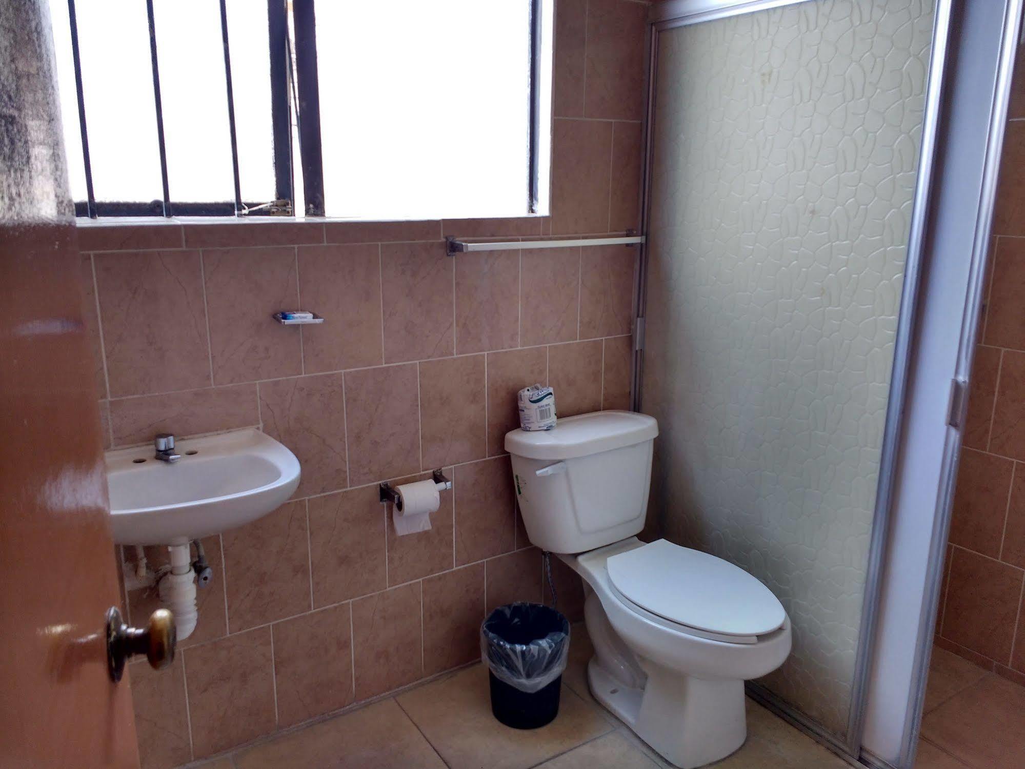 Hotel Plaza Aleman León Zewnętrze zdjęcie